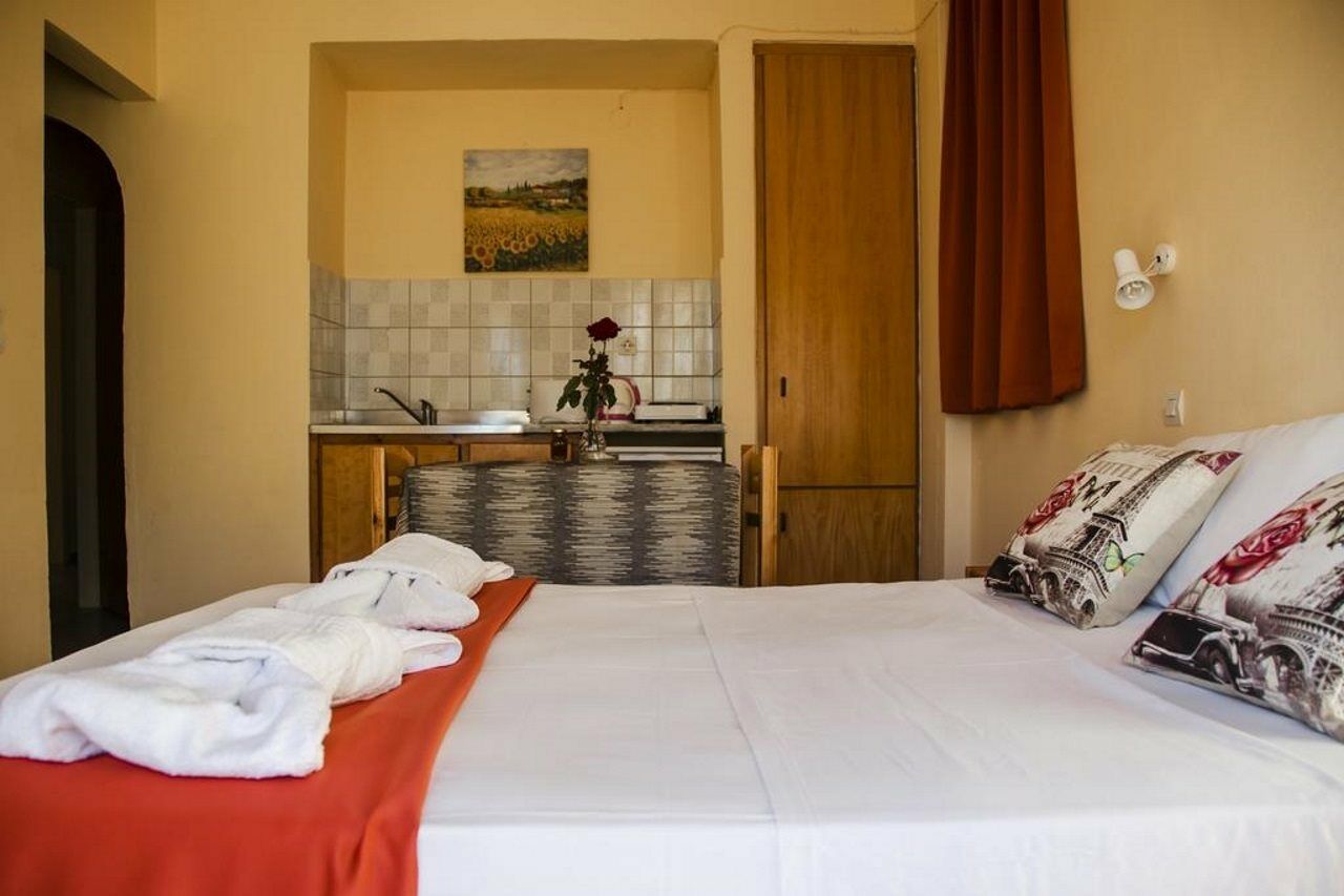 Yiannis The Beekeeper Apartments Kefalos  Екстер'єр фото